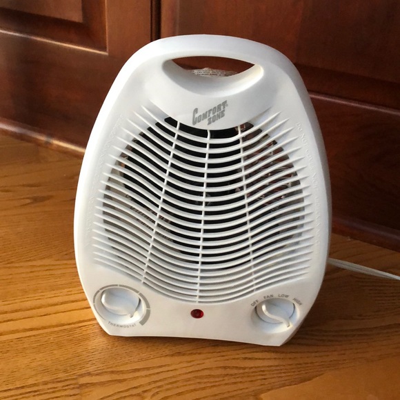 *4 for $25* Comfort Zone Space Heater/ Fan with Safely Button - Picture 1 of 7